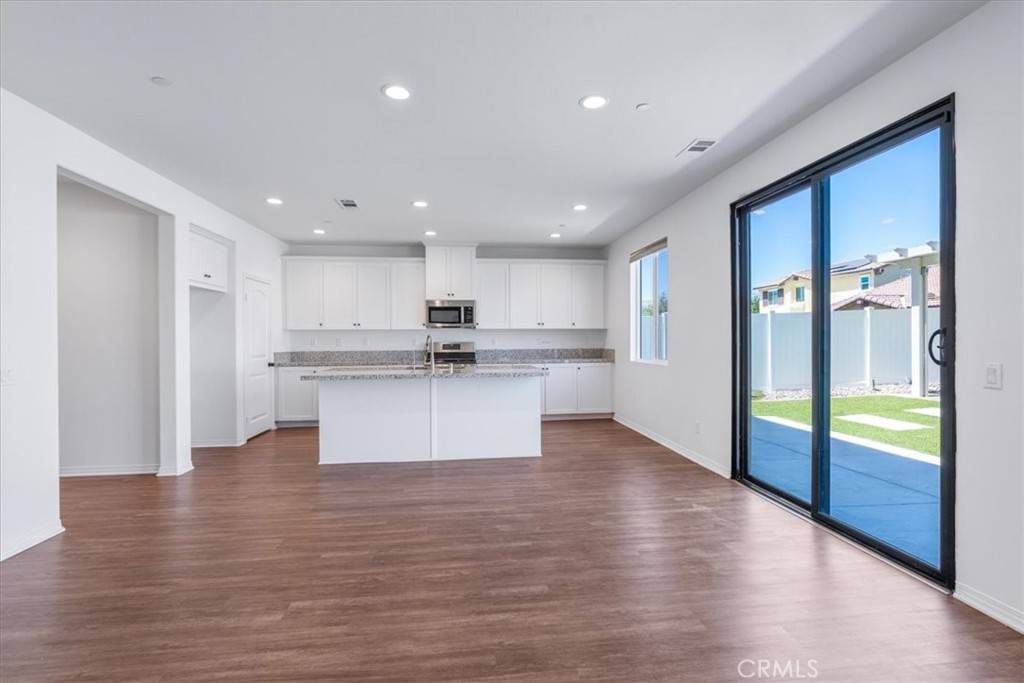 Menifee, CA 92584,27310 Dover RD