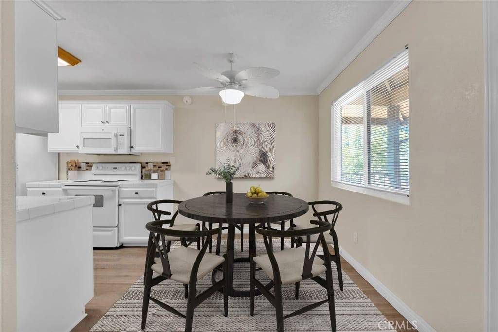 Escondido, CA 92027,2041 E Grand Ave #24