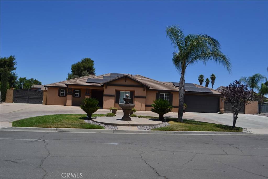 Perris, CA 92571,924 Hereford WAY