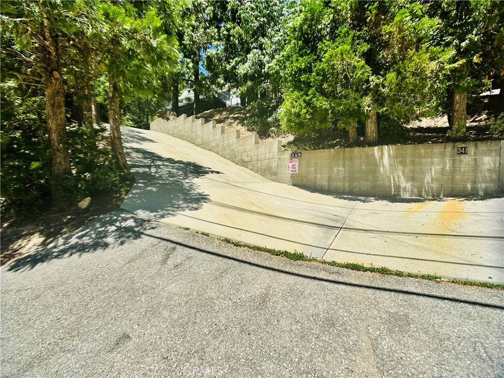 Lake Arrowhead, CA 92352,349 Golf Course RD
