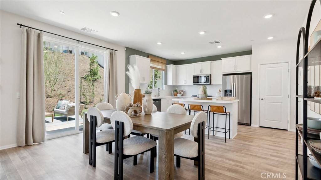 Corona, CA 92883,26185 Moorpark CT