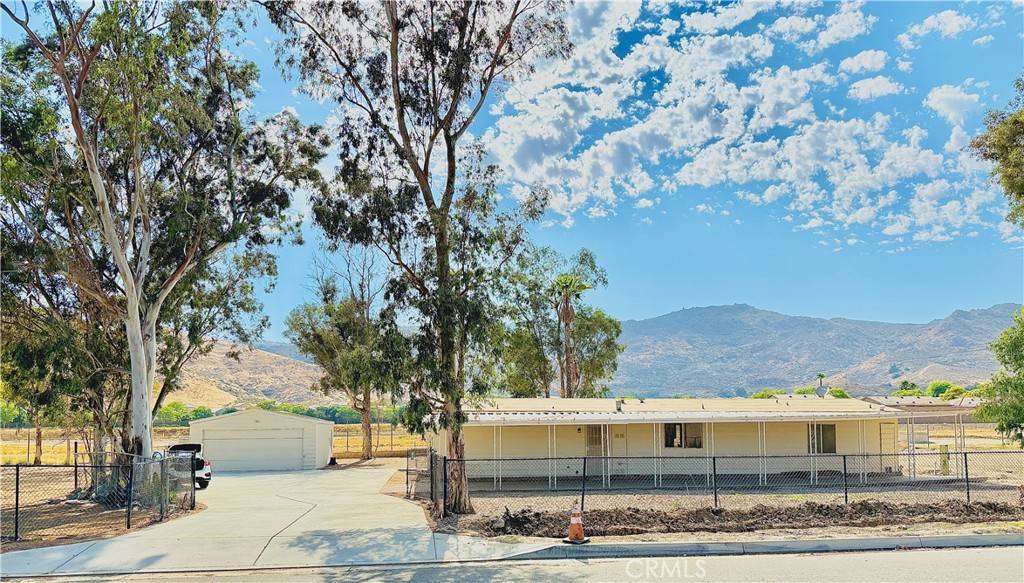San Jacinto, CA 92582,312 N Warren RD