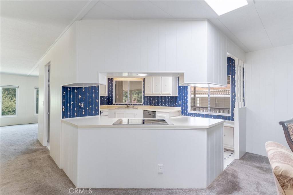 Escondido, CA 92026,8975 Lawrence Welk #217