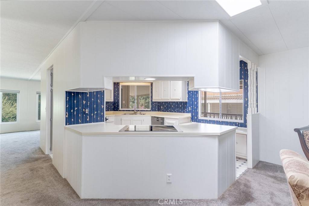 Escondido, CA 92026,8975 Lawrence Welk #217