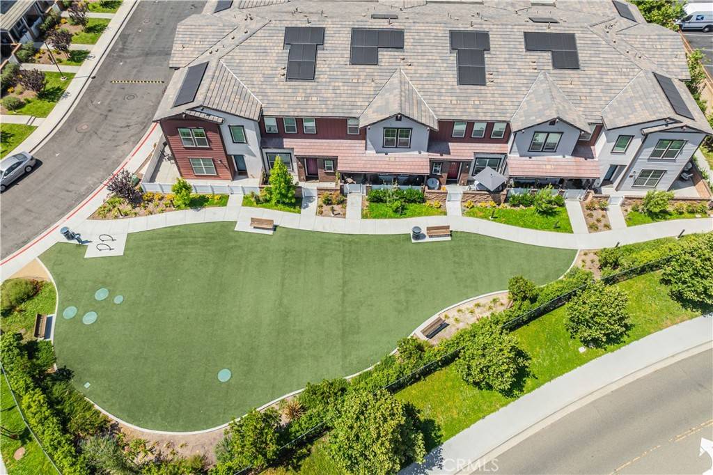 Simi Valley, CA 93065,300 Farmhouse DR #3