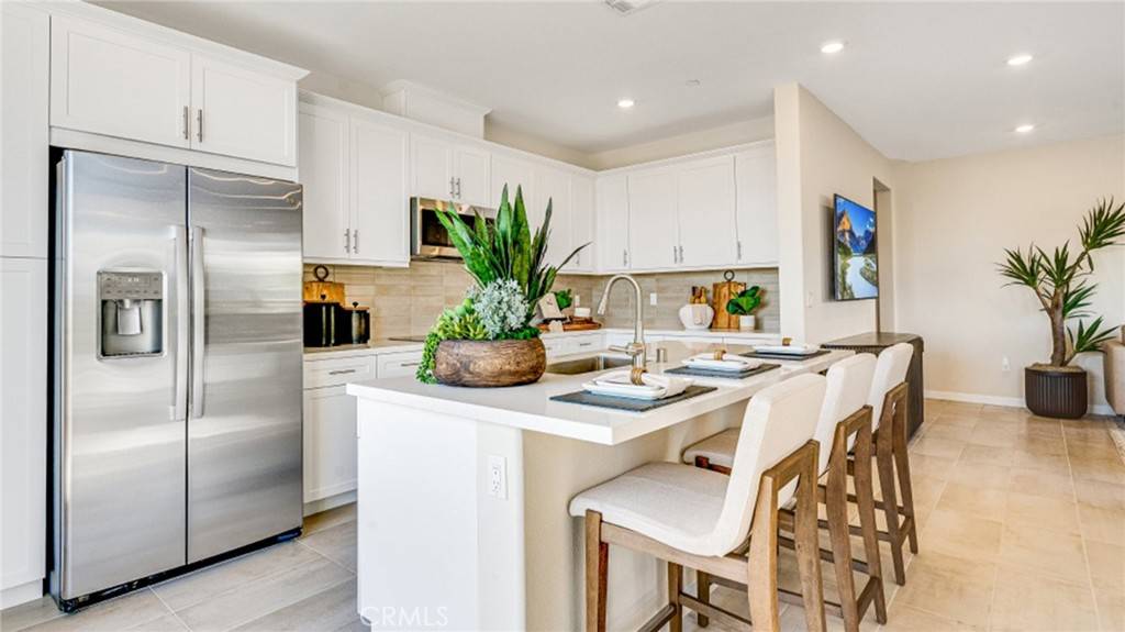 Ontario, CA 91762,2745 E Amberley Privado