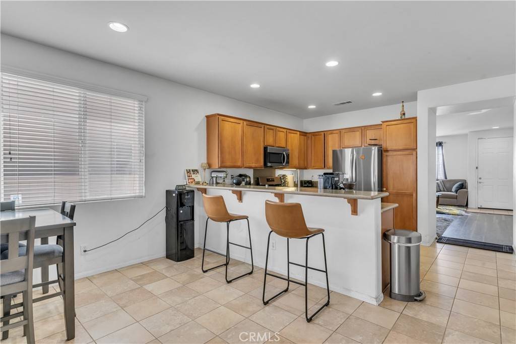 Victorville, CA 92394,16743 Desert Lily ST