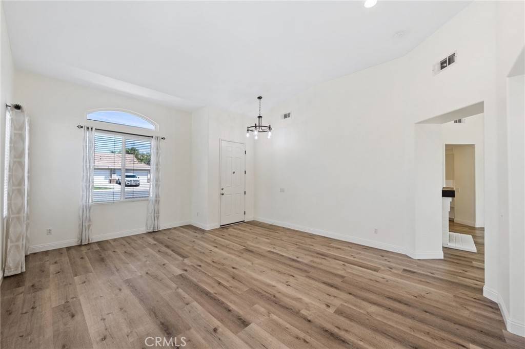 Murrieta, CA 92562,39669 Candy Apple WAY