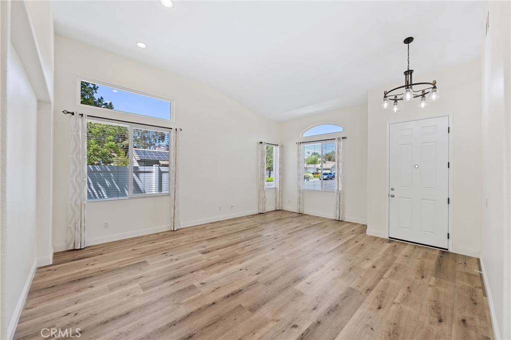 Murrieta, CA 92562,39669 Candy Apple WAY