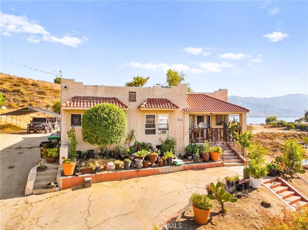 Lake Elsinore, CA 92530,250 E Prospect ST