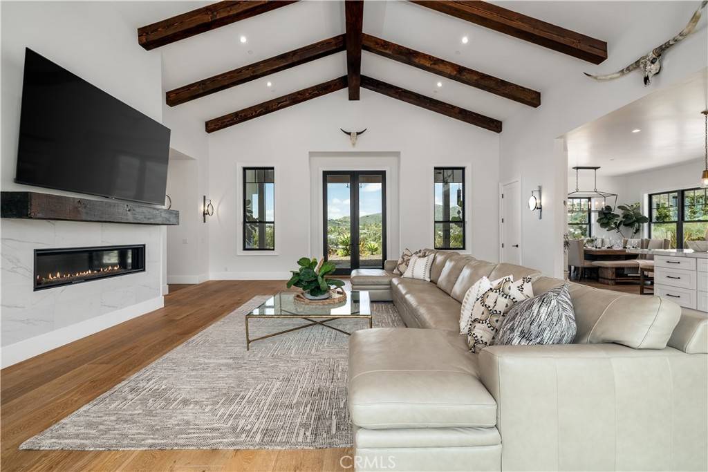 Vista, CA 92084,3325 Sagewood Hills RD
