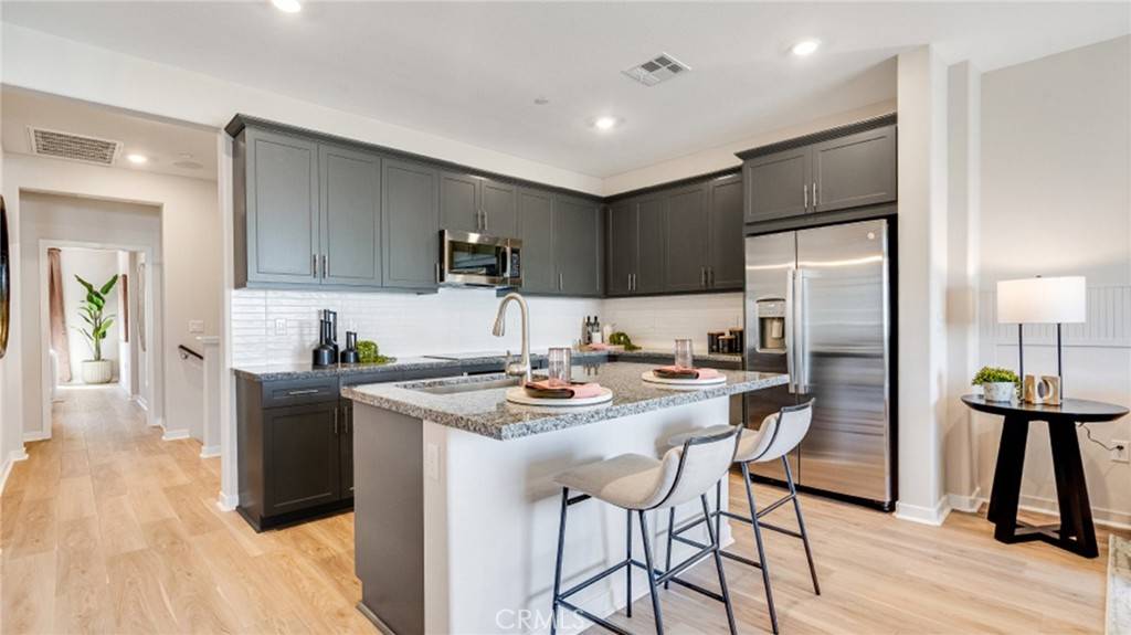 Ontario, CA 91762,2707 E Amberley Privado