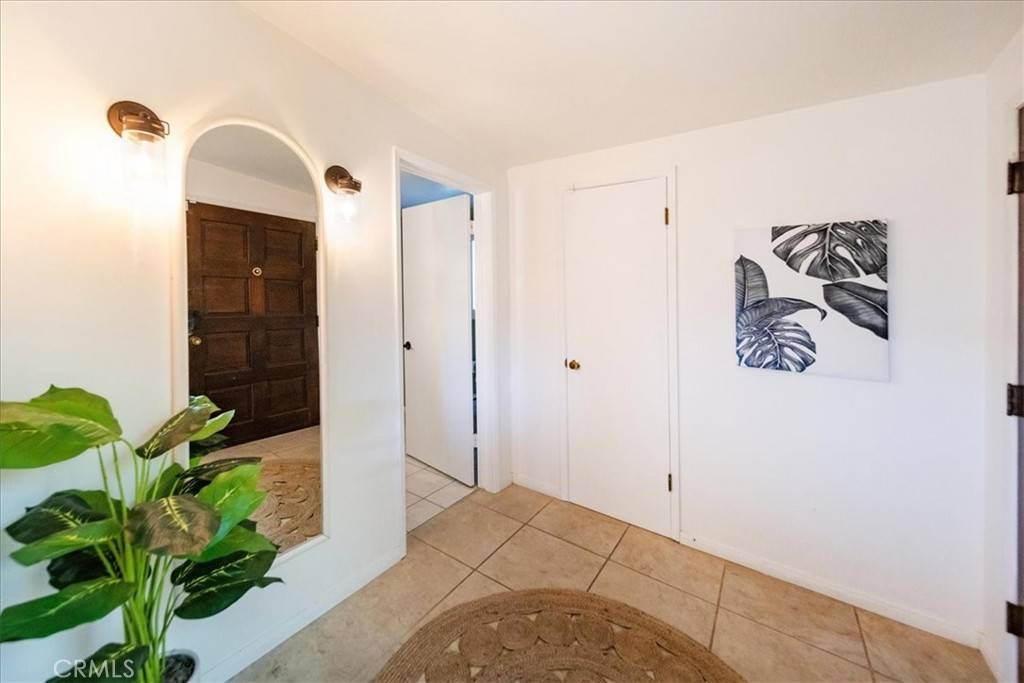 3057 Via Hermosa Escondido, CA 92029