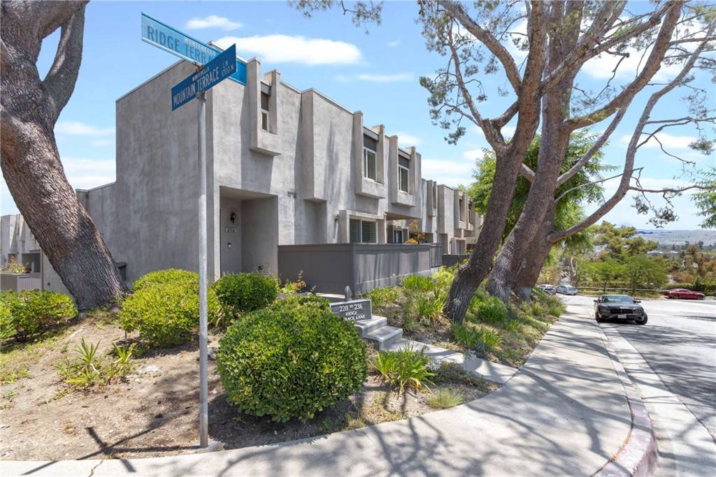 Montebello, CA 90640,236 Ridge Terrace LN