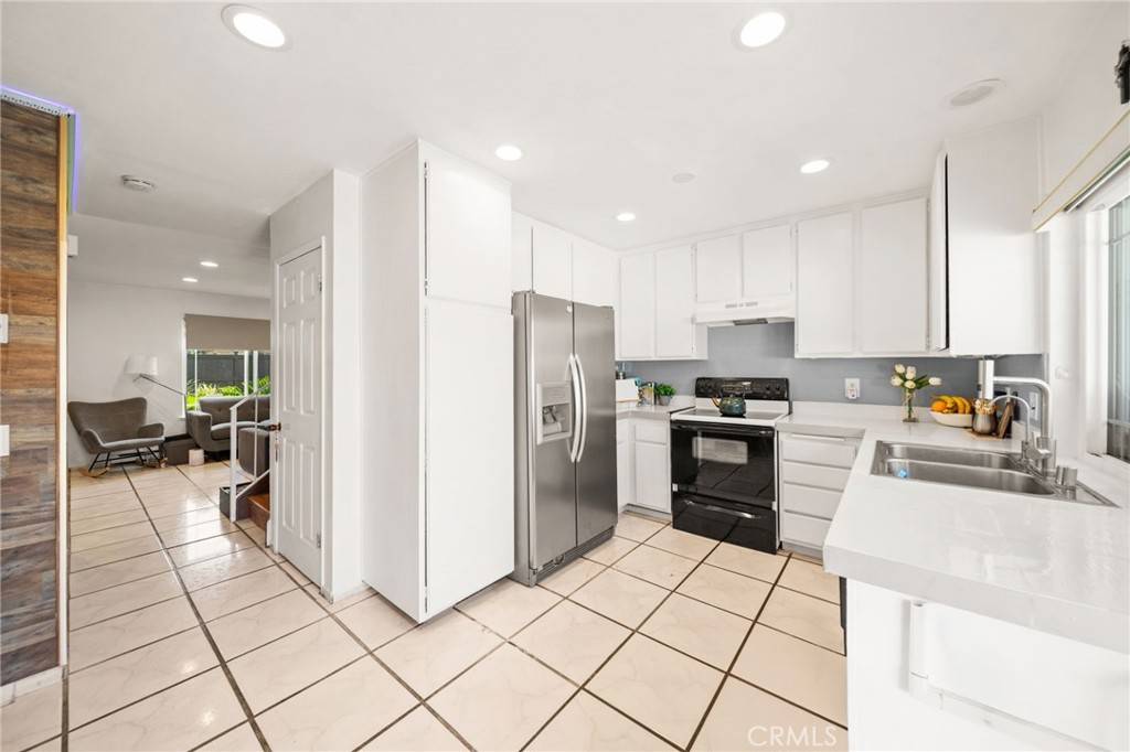 Santa Ana, CA 92707,2921 S Sycamore St #E