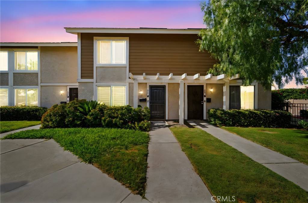 Santa Ana, CA 92707,2921 S Sycamore St #E