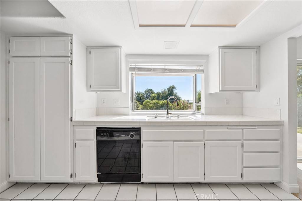 Murrieta, CA 92562,23260 Joaquin Ridge DR
