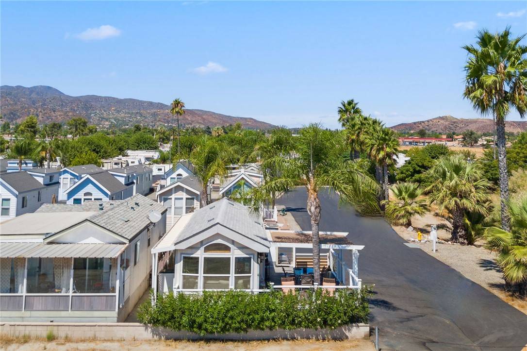 Lake Elsinore, CA 92530,32000 Riverside Dr. #J-8