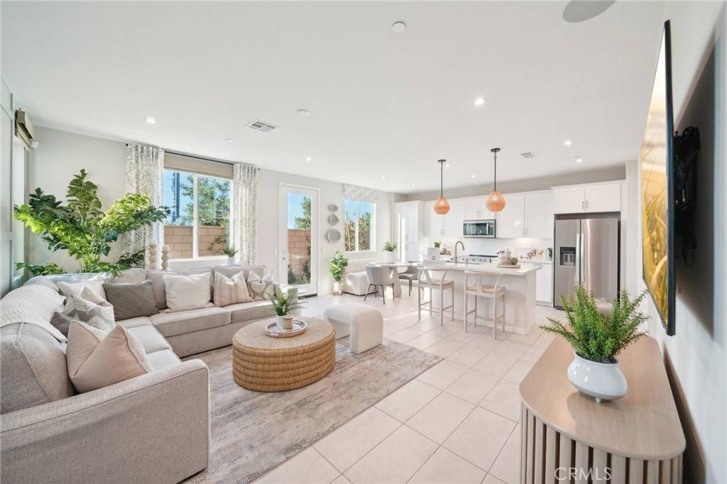 Fontana, CA 92336,16044 Esparza LN