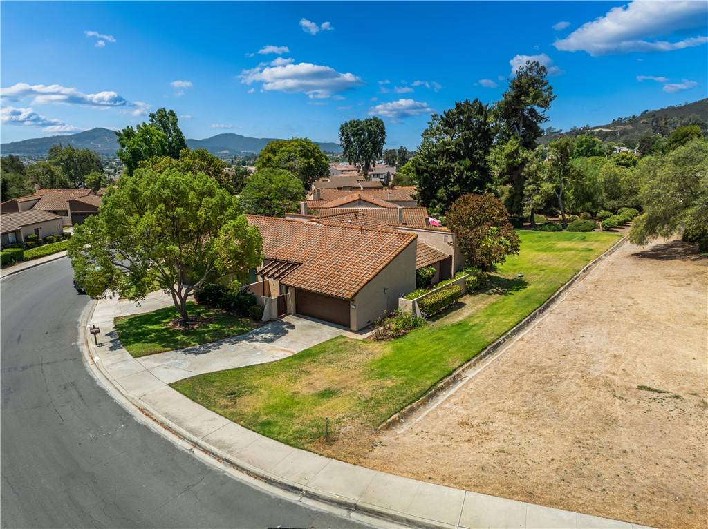 Escondido, CA 92026,2113 David DR