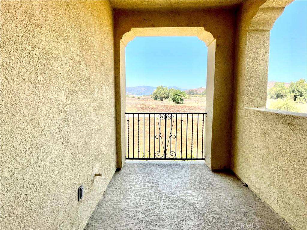 Lake Elsinore, CA 92530,1800 E Lakeshore DR #1210