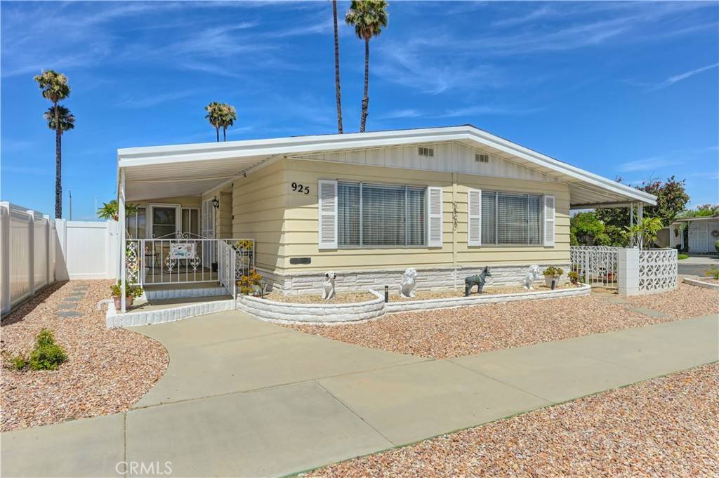 Hemet, CA 92543,925 S Palm AVE