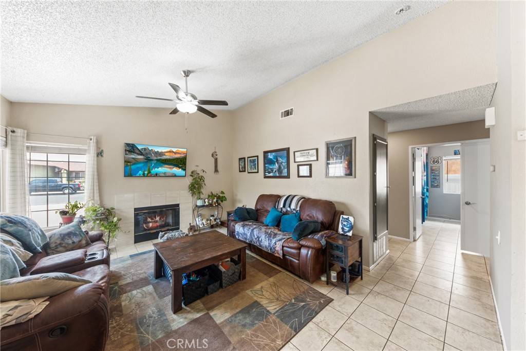 Victorville, CA 92395,12431 Highgate AVE