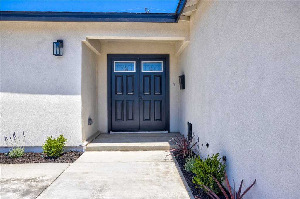 Compton, CA 90220,1601 1603 W 165th ST