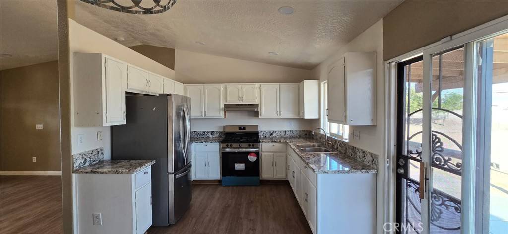 Apple Valley, CA 92307,20953 South RD