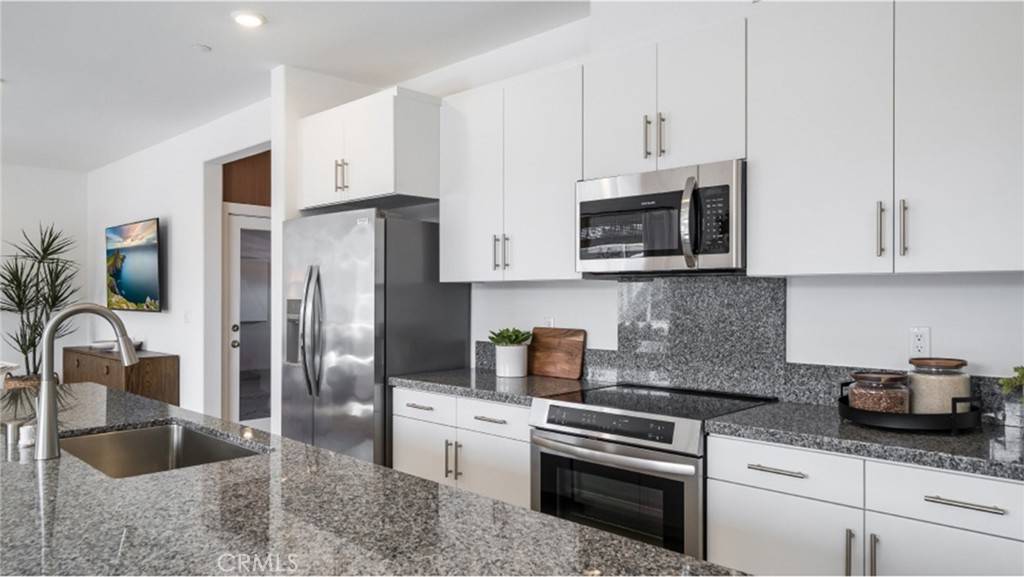 Perris, CA 92570,2335 Rivendell RD