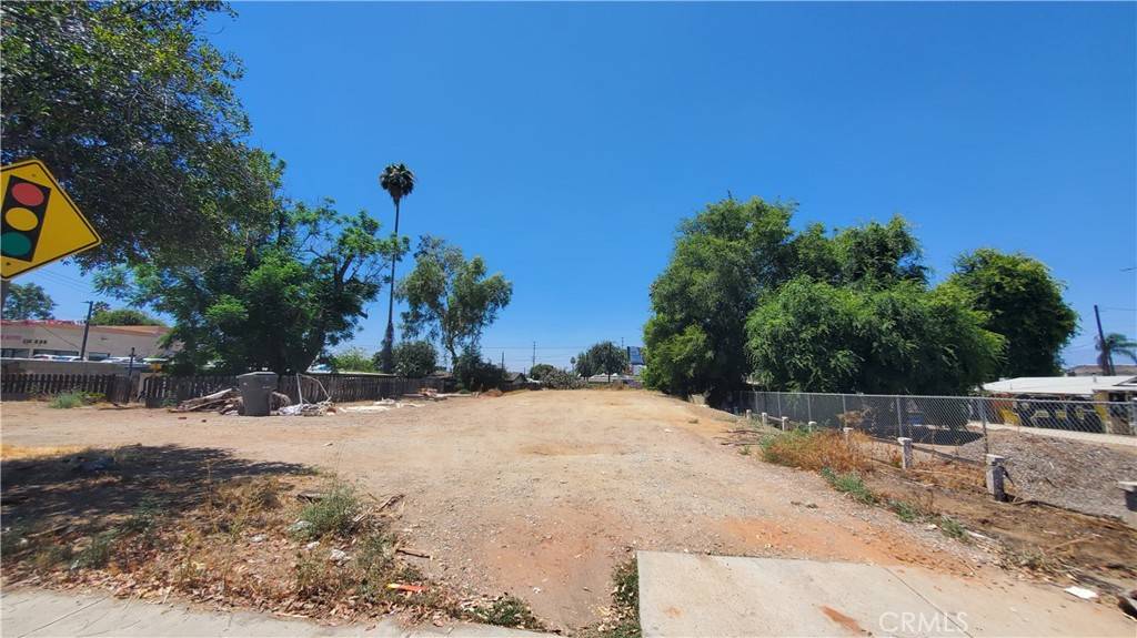 Riverside, CA 92507,217 Iowa AVE