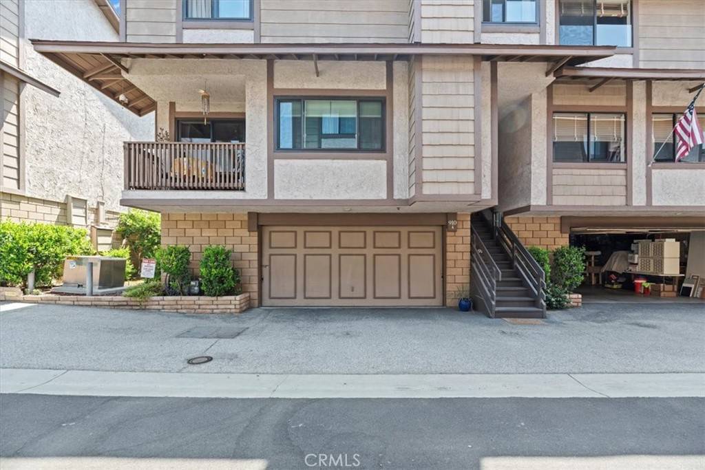 Monrovia, CA 91016,910 W Foothill BLVD #A