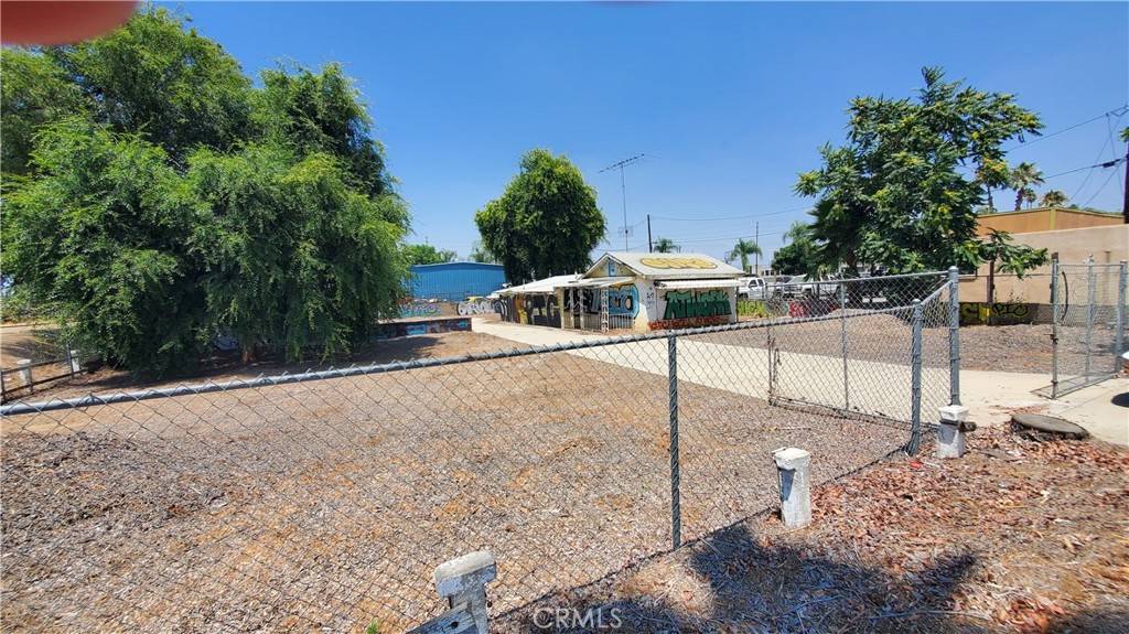 Riverside, CA 92507,183 Iowa AVE