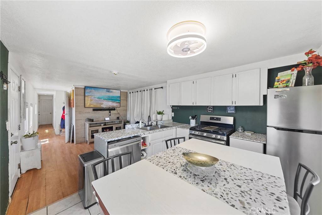 Victorville, CA 92395,16473 Green Tree BLVD #34
