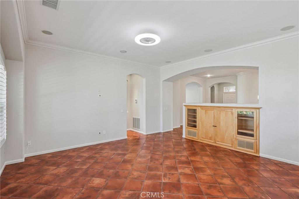 Corona, CA 92883,9302 Reserve DR