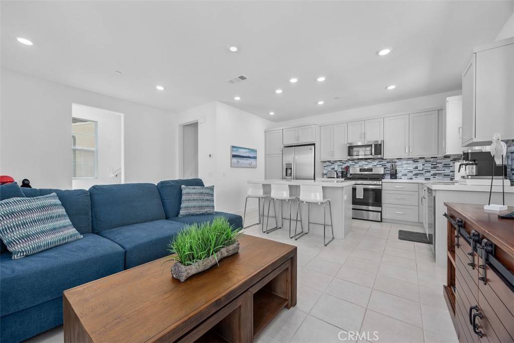 San Marcos, CA 92078,1229 Sunrise View #101