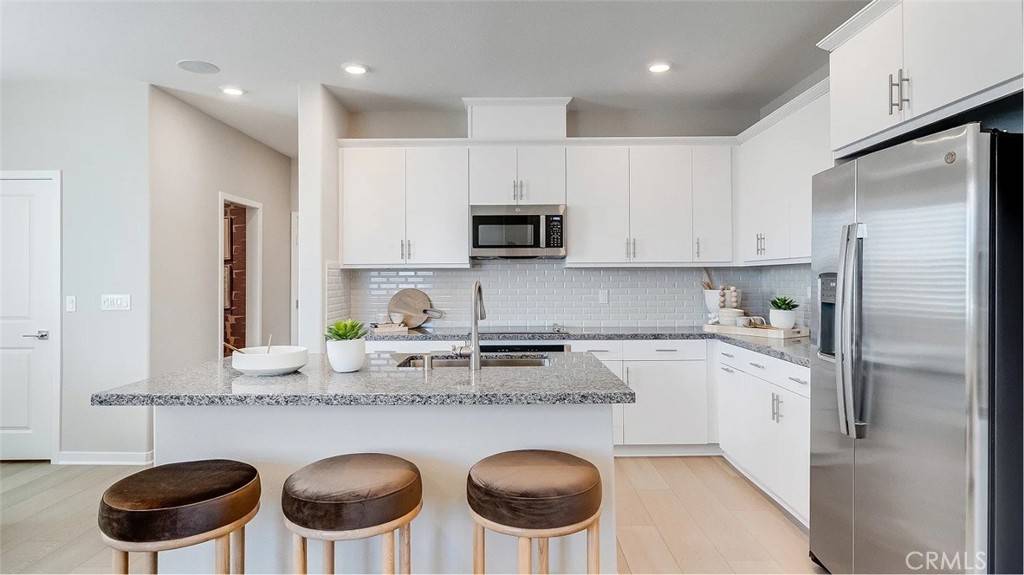 Ontario, CA 91761,2593 Cloudview Privado
