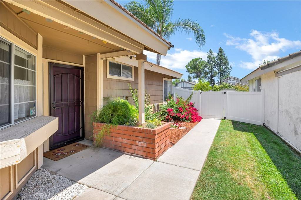 Temecula, CA 92591,42065 Kaffirboom CT