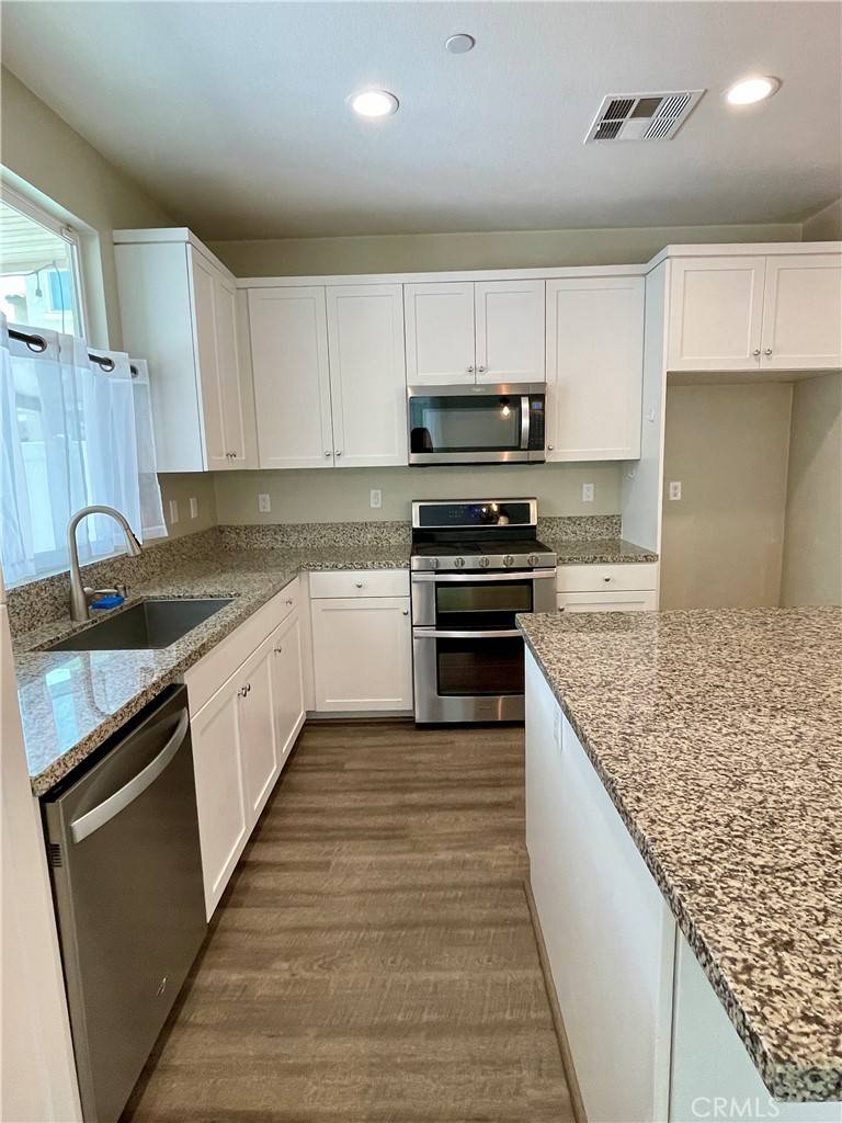 Murrieta, CA 92563,30589 Ticonderoga CT