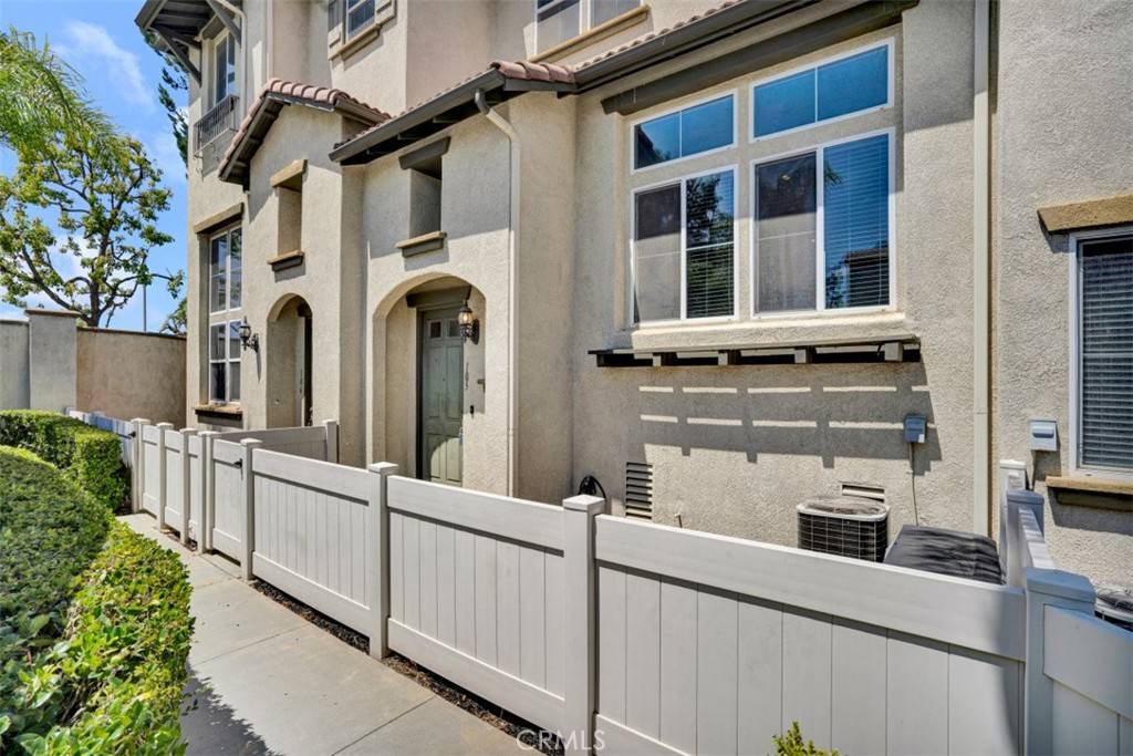 Murrieta, CA 92563,33760 Willow Haven LN #105