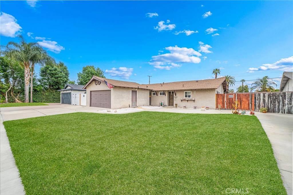 Riverside, CA 92503,8828 Holly LN