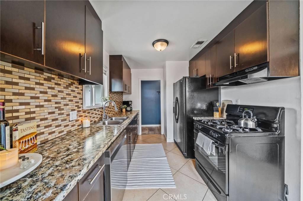 Riverside, CA 92503,8828 Holly LN