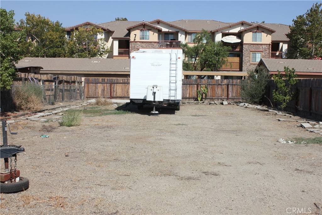 Lake Elsinore, CA 92530,0 Elm ST