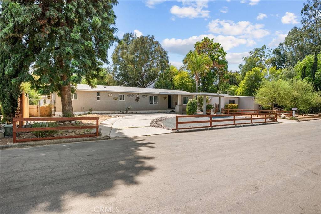 Lake Elsinore, CA 92530,19135 Samuel DR