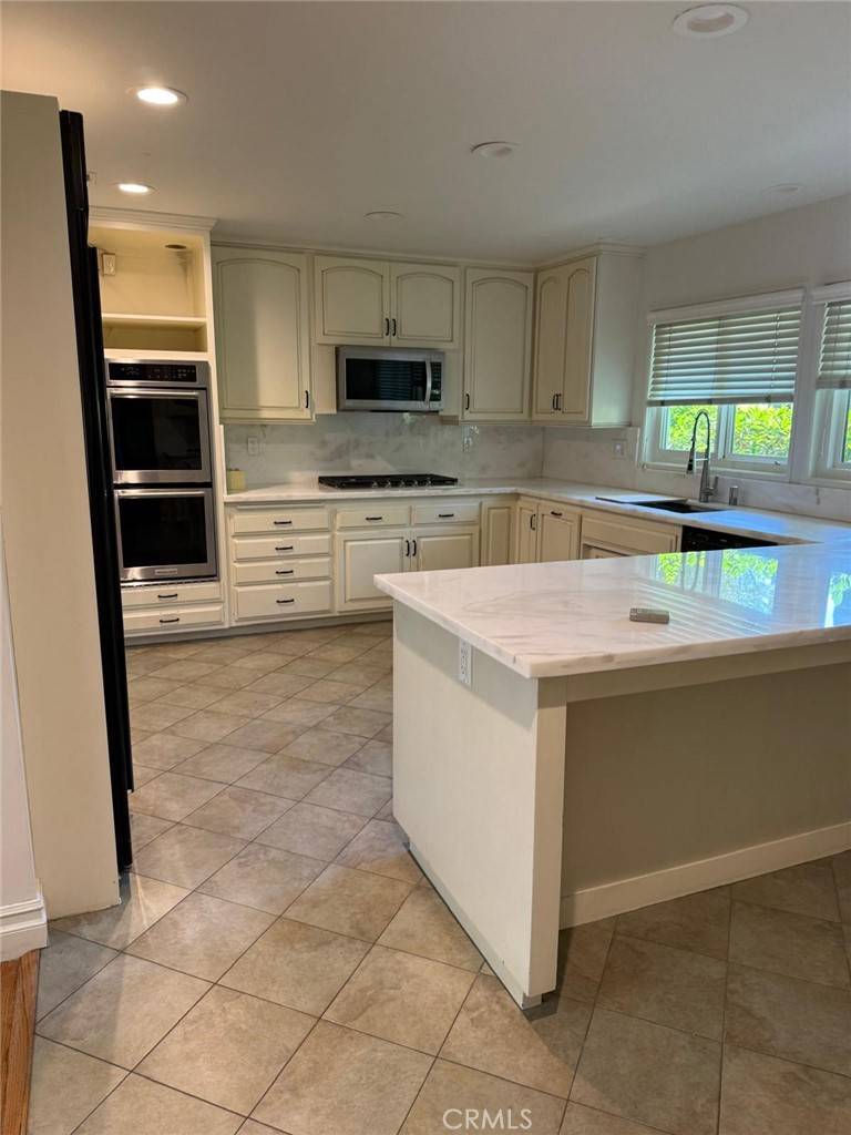 Woodland Hills, CA 91364,5403 Oakdale AVE