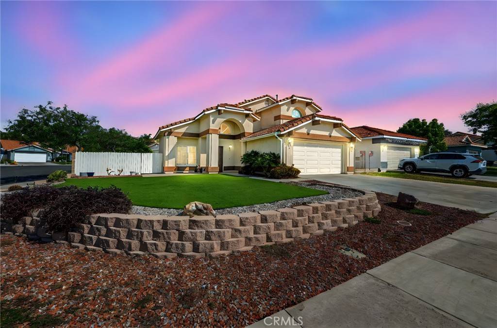 Murrieta, CA 92563,40027 Daphne DR