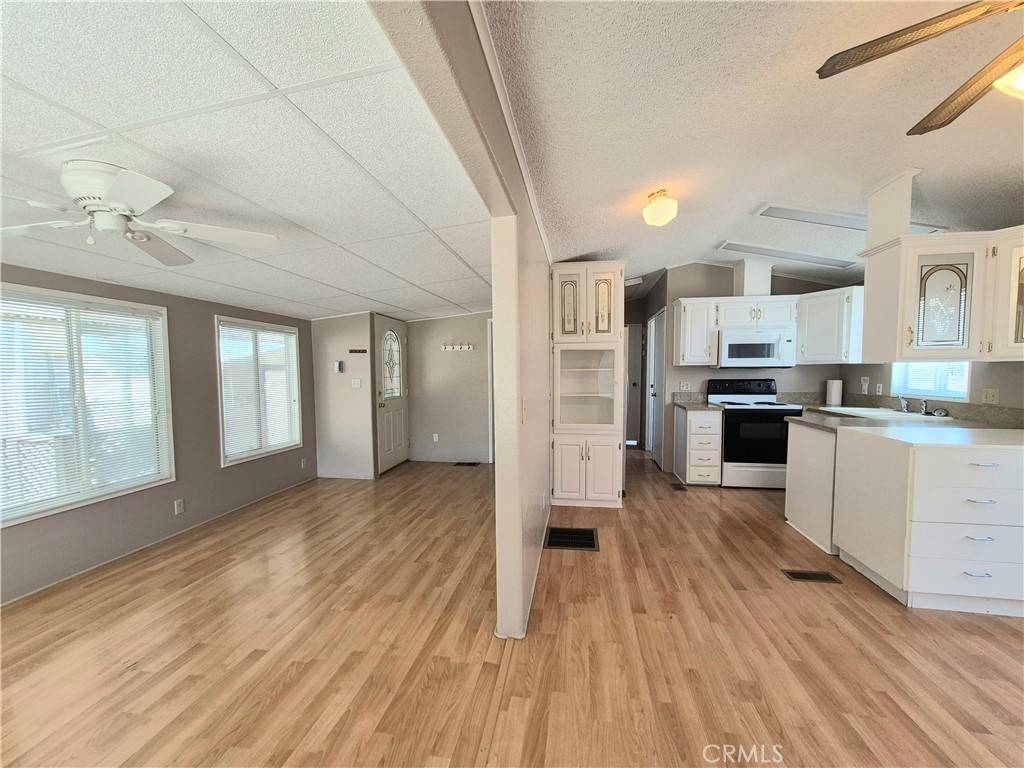 Hemet, CA 92545,1295 S Cawston AVE #66