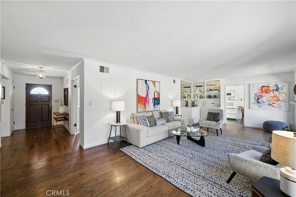 Burlingame, CA 94010,1319 Skyview DR