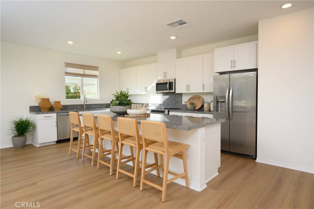 Perris, CA 92570,2366 Iris Petal LN