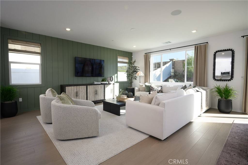Perris, CA 92570,2380 Iris Pedal LN